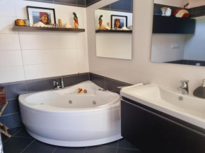 -Le Carillon- Jacuzzi Suite Privé close to Bergamo